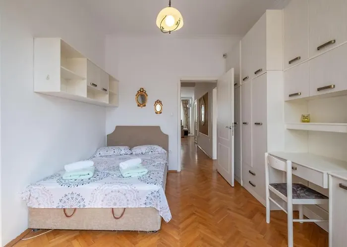 Apartmán Aristocratic Elegant 2 Bdrm Spacious Center Sofie
