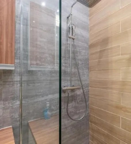 Aristocratic Elegant 2 Bdrm Spacious Center Apartamento *