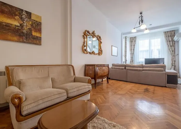 Aristocratic Elegant 2 Bdrm Spacious Center Sofie