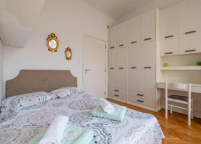 公寓 Aristocratic Elegant 2 Bdrm Spacious Center *