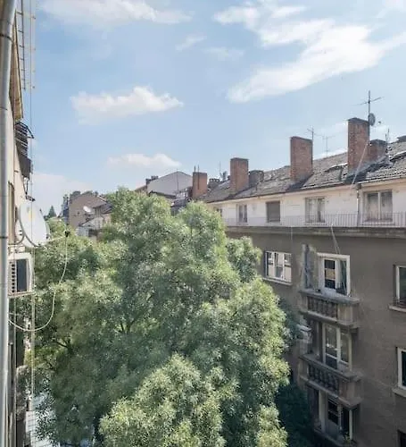 Appartement Aristocratic Elegant 2 Bdrm Spacious Center