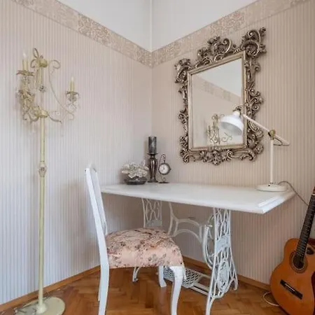 Aristocratic Elegant 2 Bdrm Spacious Center * Sófia