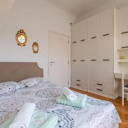 Apartamento Aristocratic Elegant 2 Bdrm Spacious Center *