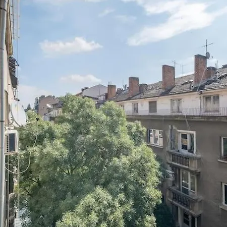 Apartamento Aristocratic Elegant 2 Bdrm Spacious Center